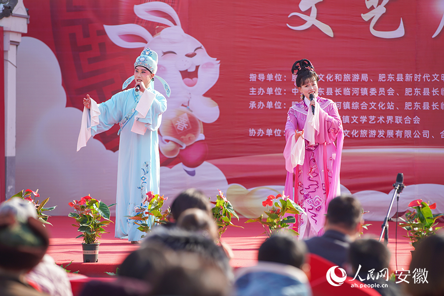 庐剧《春三月》。人民网 陈若天摄