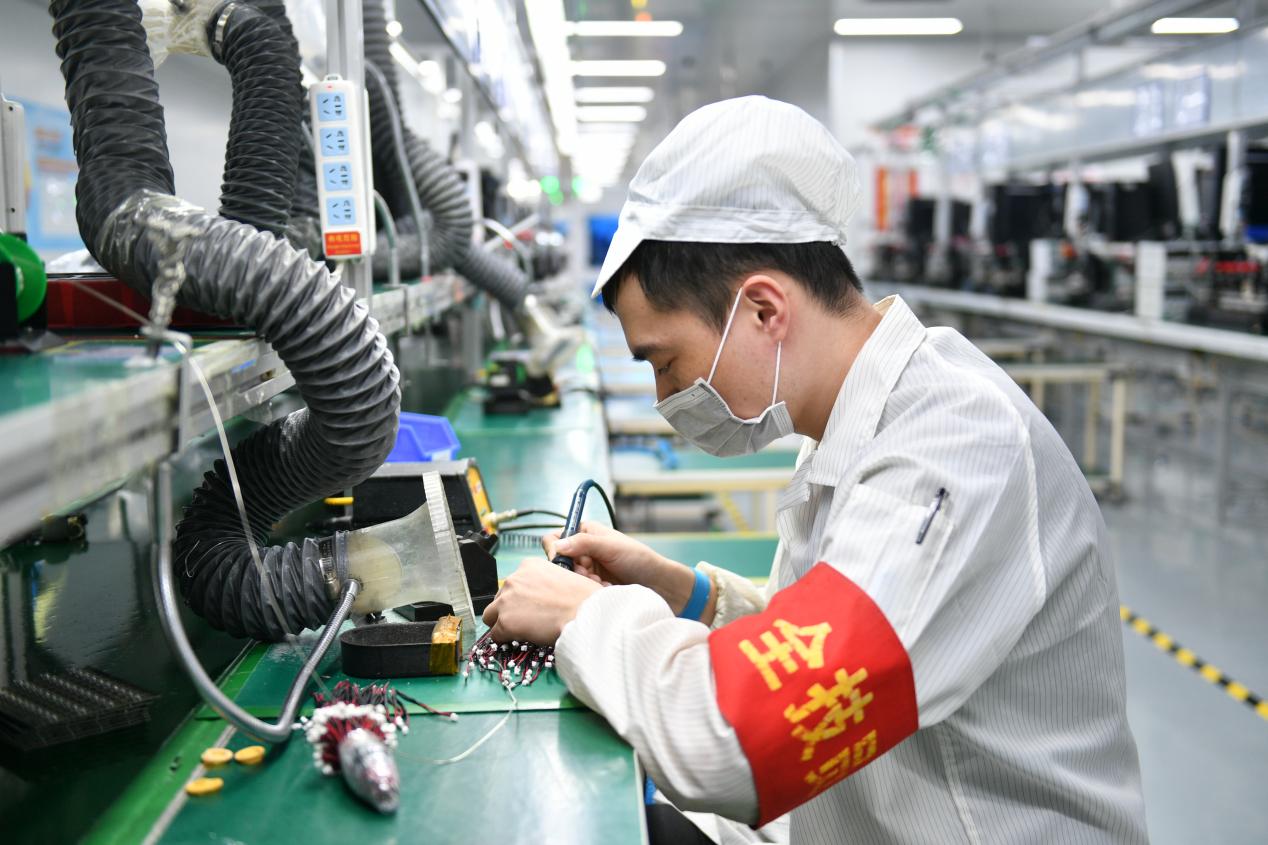 园区企业生产车间。柏堰科技园供图
