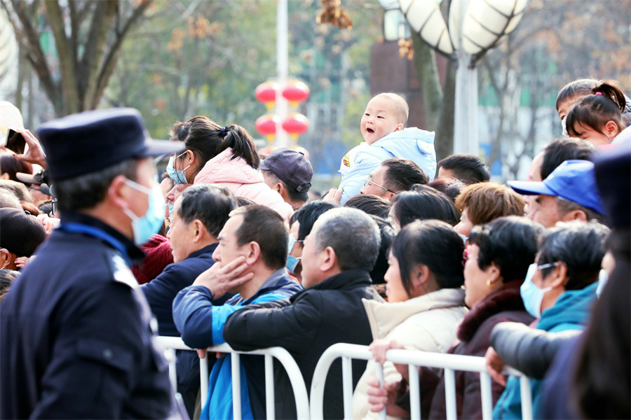 活动吸引了众多观众。高鹏摄