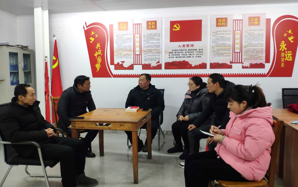社区协调居民生活问题。庐江县委宣传部供图