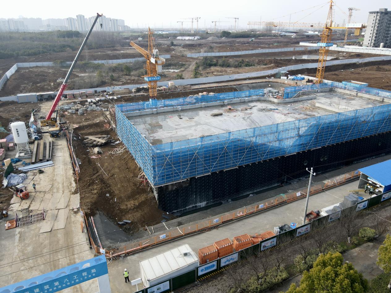 合肥北城龙湖能源站建设现场。钟友好摄