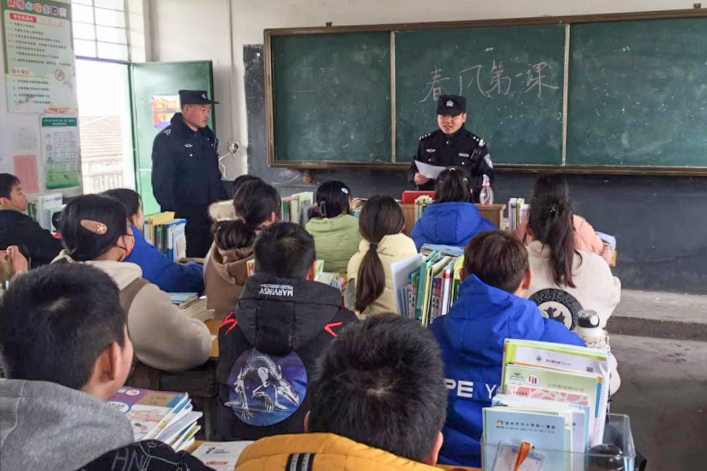 “法治教育進課堂——拒絕校園暴力”教育講座現場。陳浩宇攝