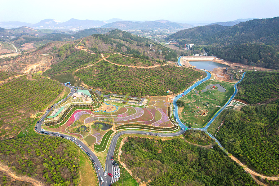 路通景美游客来。
