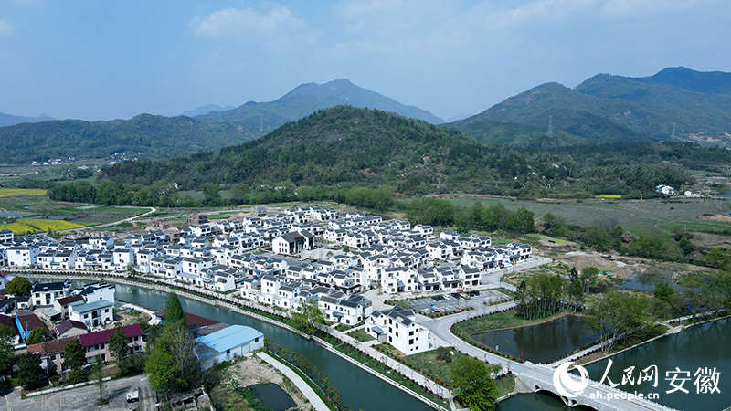 美丽新农村-陵阳镇沙埂村。人民网 王锐摄