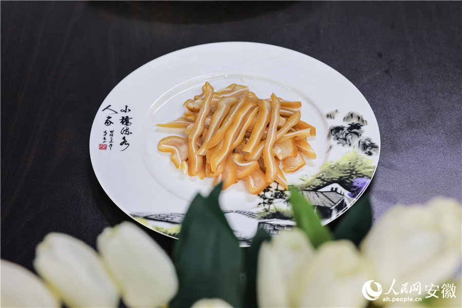 油卤猪耳。人民网 王晓飞摄