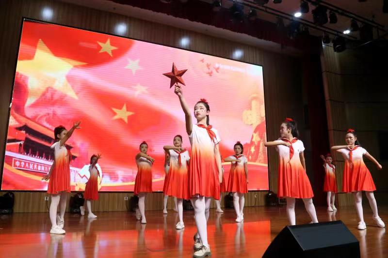 唱响红色歌曲