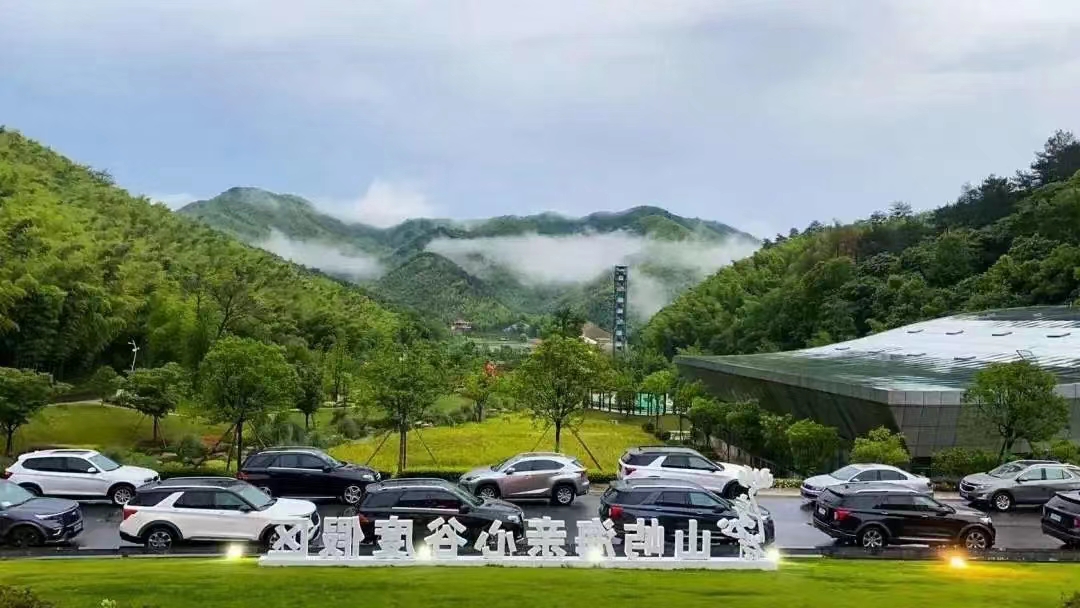 祁梅村通过山场租赁等闲置资源盘活本地旅游市场。宣州区委宣传部供图