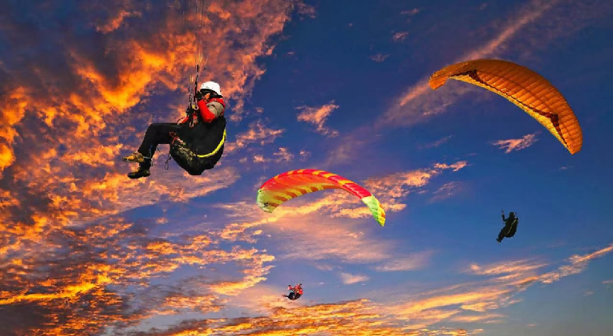 黟县宏村国际滑翔伞基地。安徽文旅厅供图