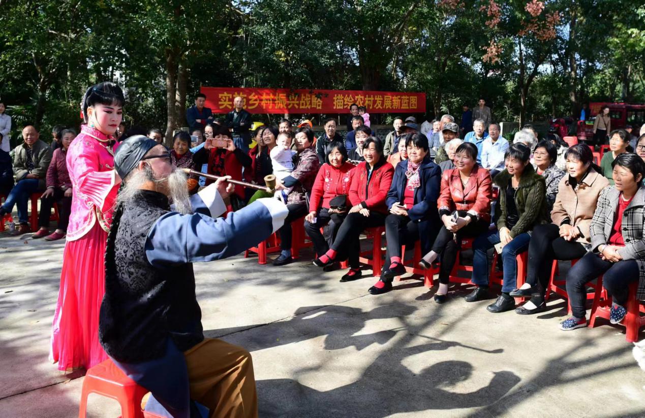 “派河春晖”理论宣讲团走进农家小院宣讲。肥西县上派镇文明办供图