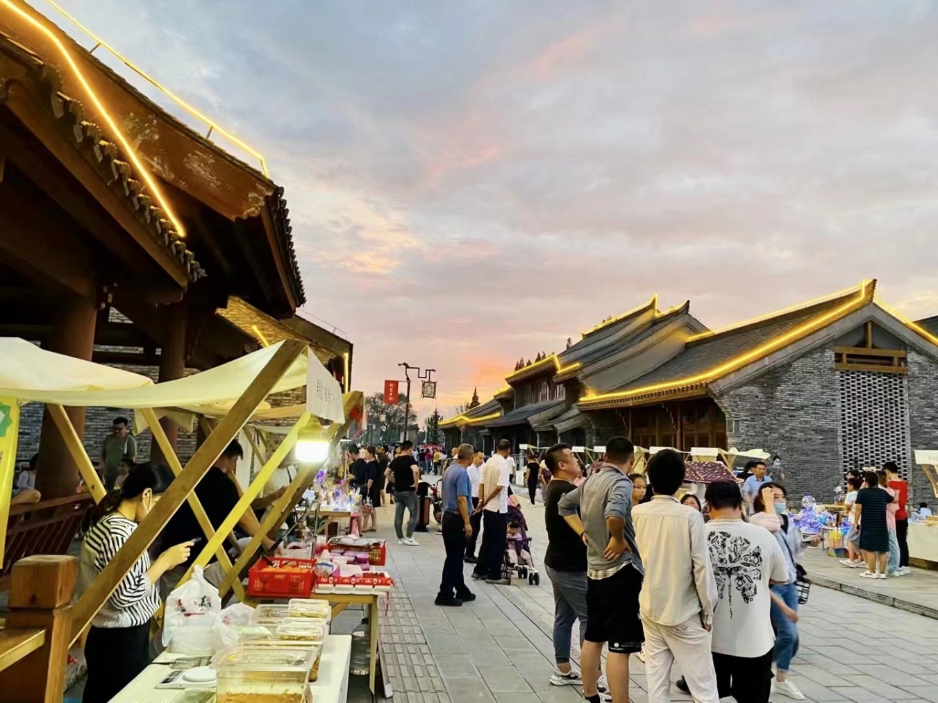 政府投资建设的寿县报恩寺民俗街区。寿县文旅局供图