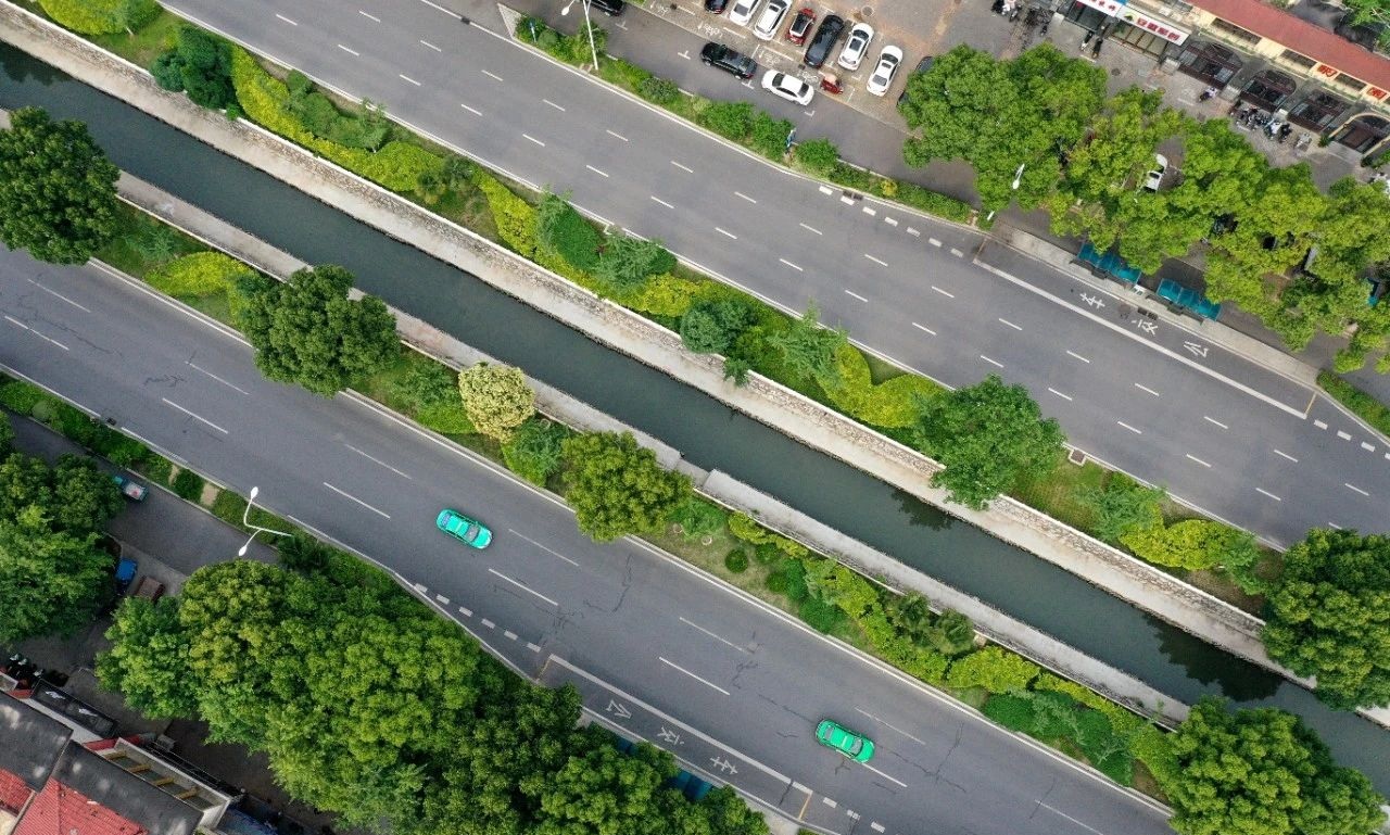世纪大道中沟。巢湖市住建局供图