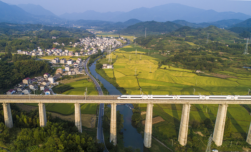 画中游。江建兴摄