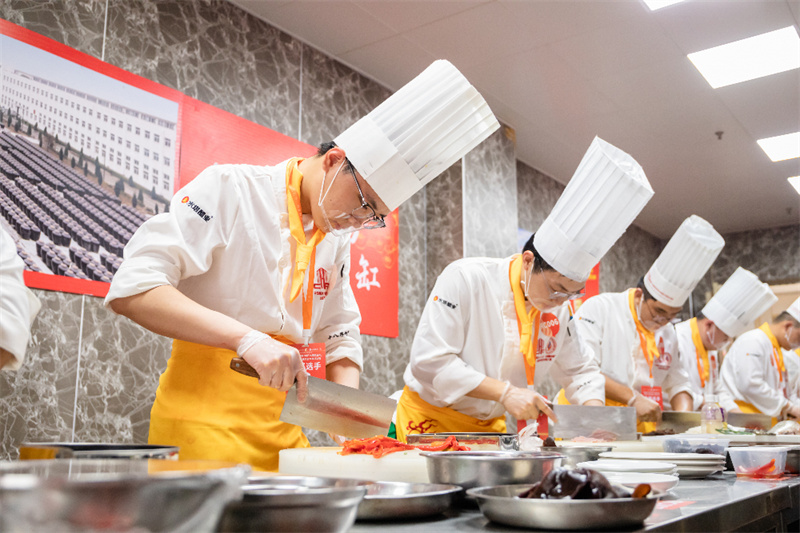 比赛现场。新东方烹饪教育供图
