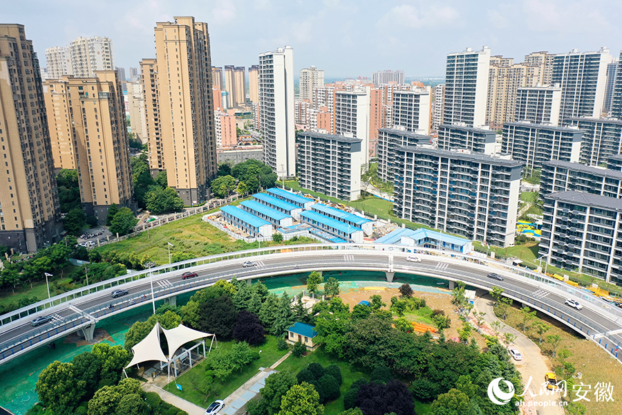引江济淮金寨南路桥开通放行。人民网记者 陈若天摄