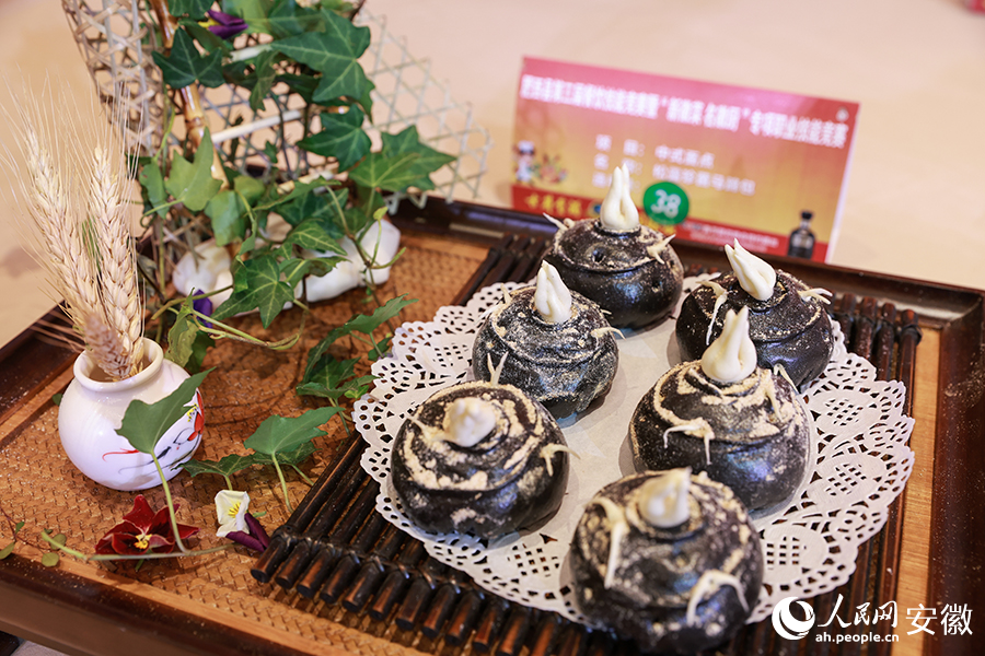 肥西縣第三屆餐飲技能競賽展示的中式面點。人民網記者 張俊攝