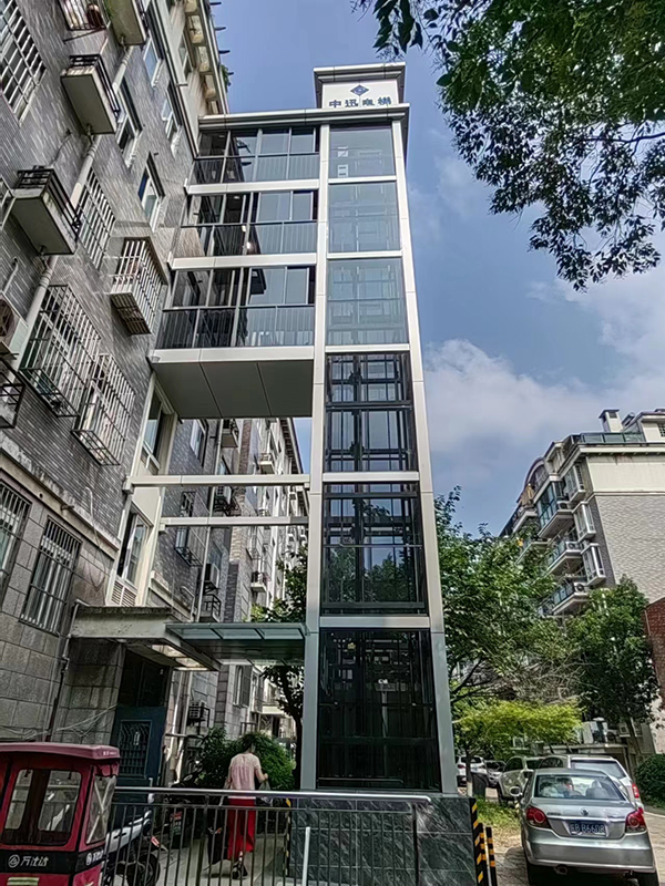 森海都市花園小區新加裝的電梯外景。蕪湖市住建局供圖