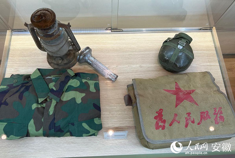 “十姑娘”民兵班曾使用過的物品。人民網記者 高飛躍攝