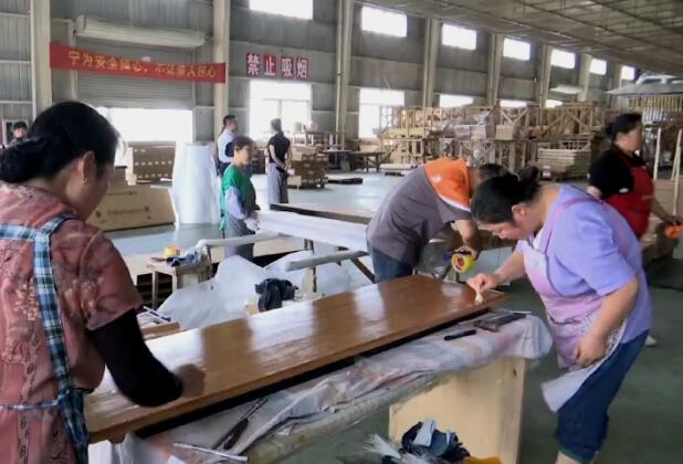 葵普企业生产车间。 颍东区委宣传部供图