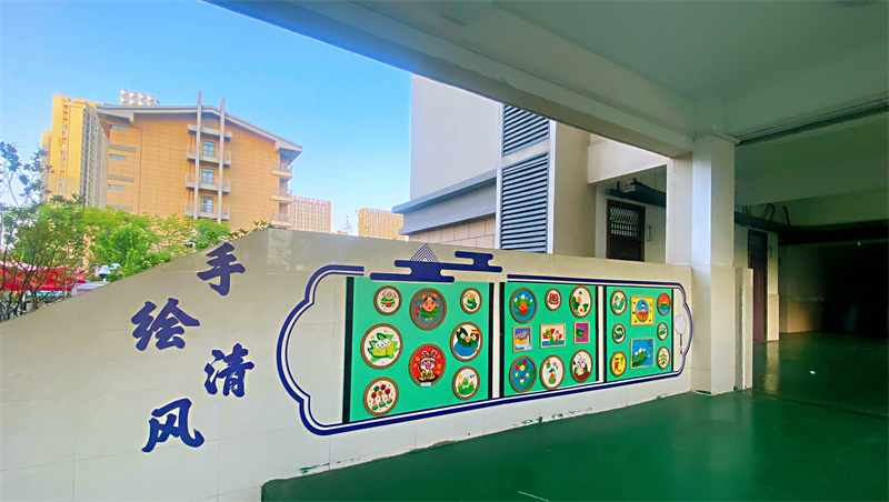阿奎利亚小学学生绘画作品展。长丰县教体局供图