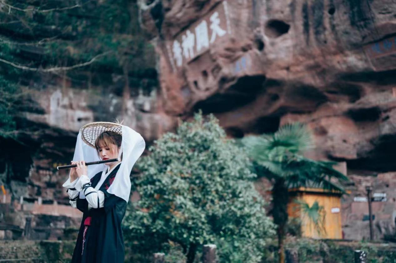 “復古游齊雲”情景演繹（組圖）。齊雲山風景區供圖