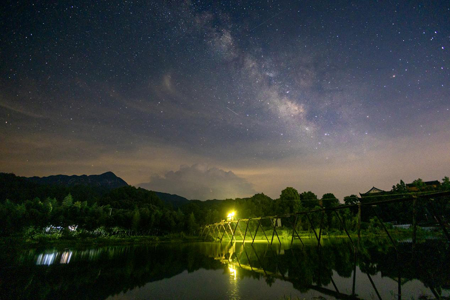 星空絢麗。績溪縣委宣傳部供圖