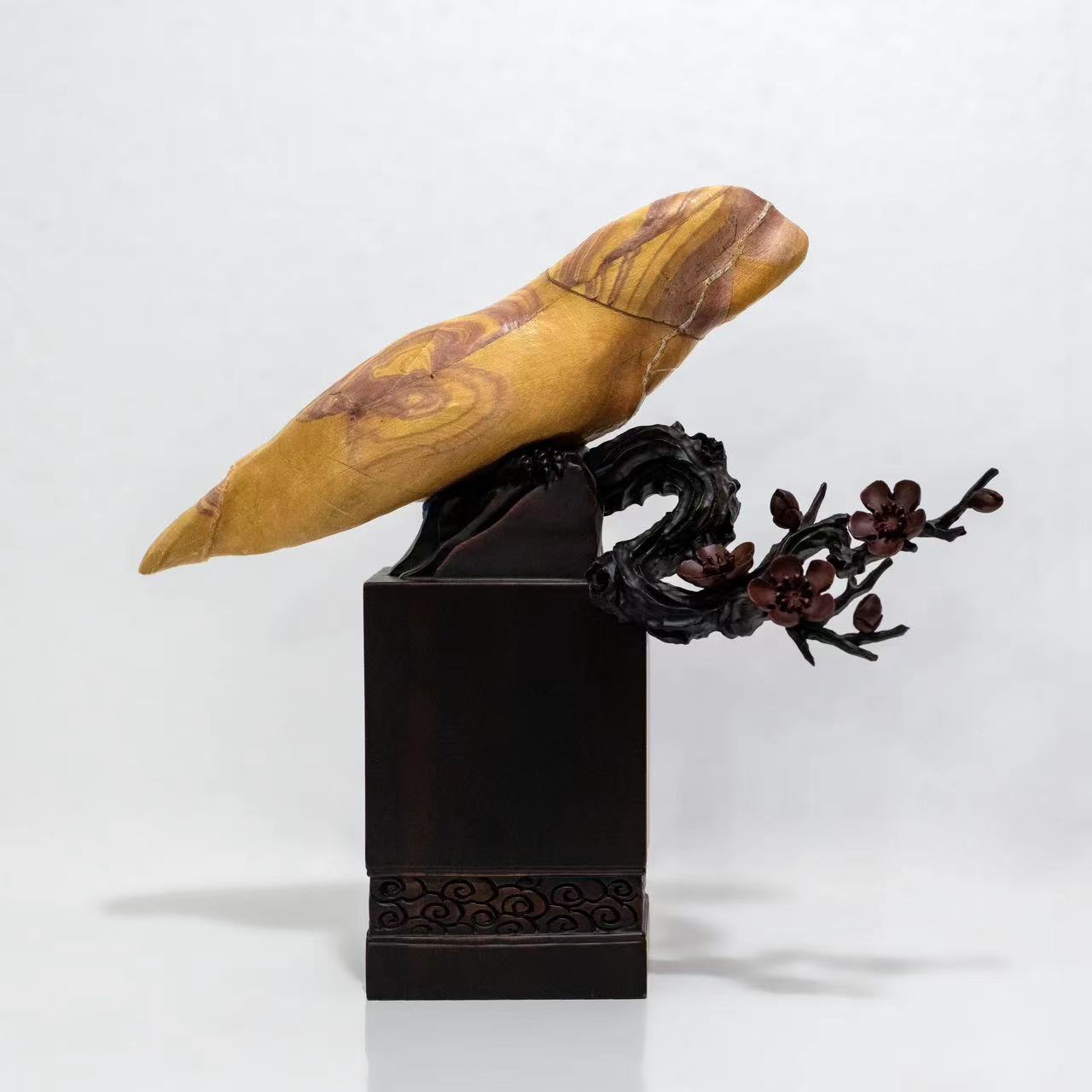 6銀獎  《報喜鳥》 紫金石  收藏：陳保龍 