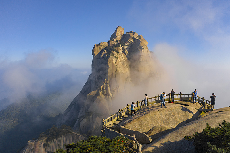 天柱山。仰焘摄