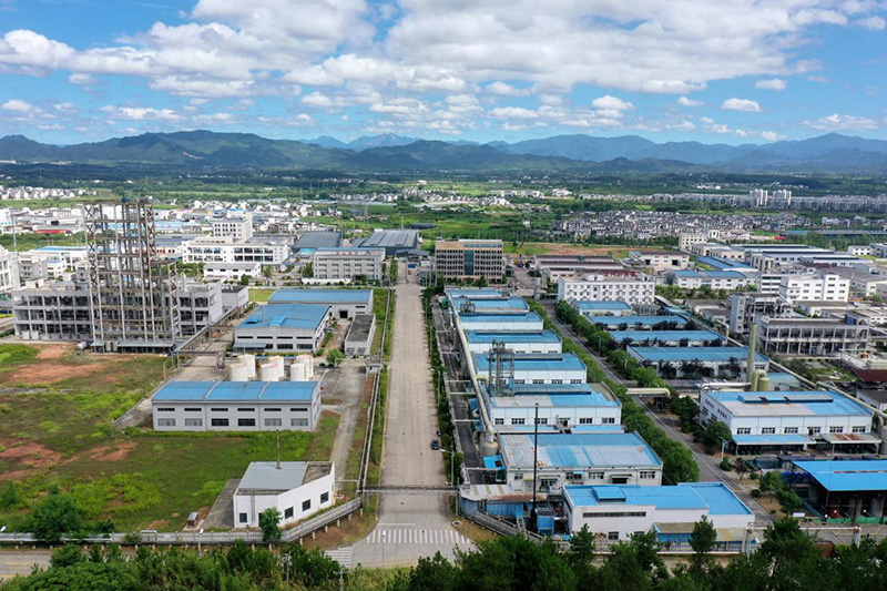 俯瞰歙县化工园区。（摄于2023年7月27日）