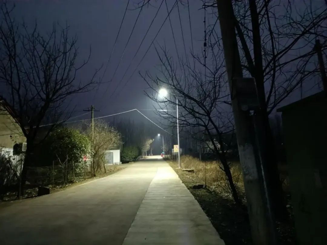 路灯安装完成后的道路。徐光会供图