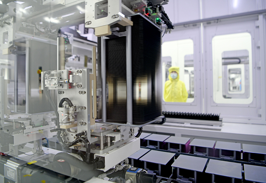 N型TOPCon電池產品生產。陳彬攝