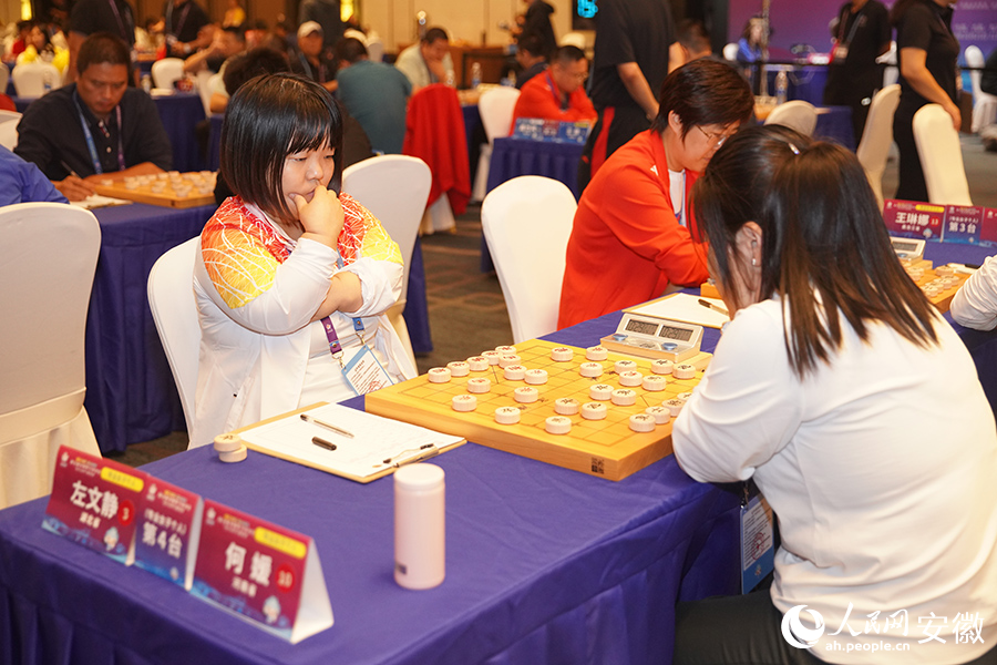 象棋比赛现场。人民网记者 陈若天摄