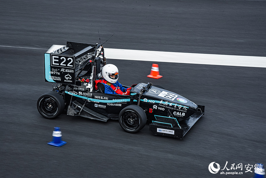 比赛紧张进行中。人民网记者 李希蒙摄