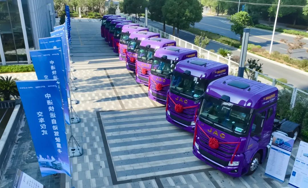 江淮跨越K7智能版批量交付中通快運。魯可供圖