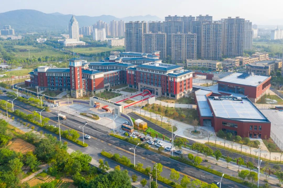 巢湖市三中半汤校区