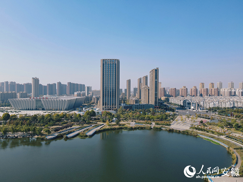 无人机拍摄南湖及周边一隅。人民网记者 王晓飞摄