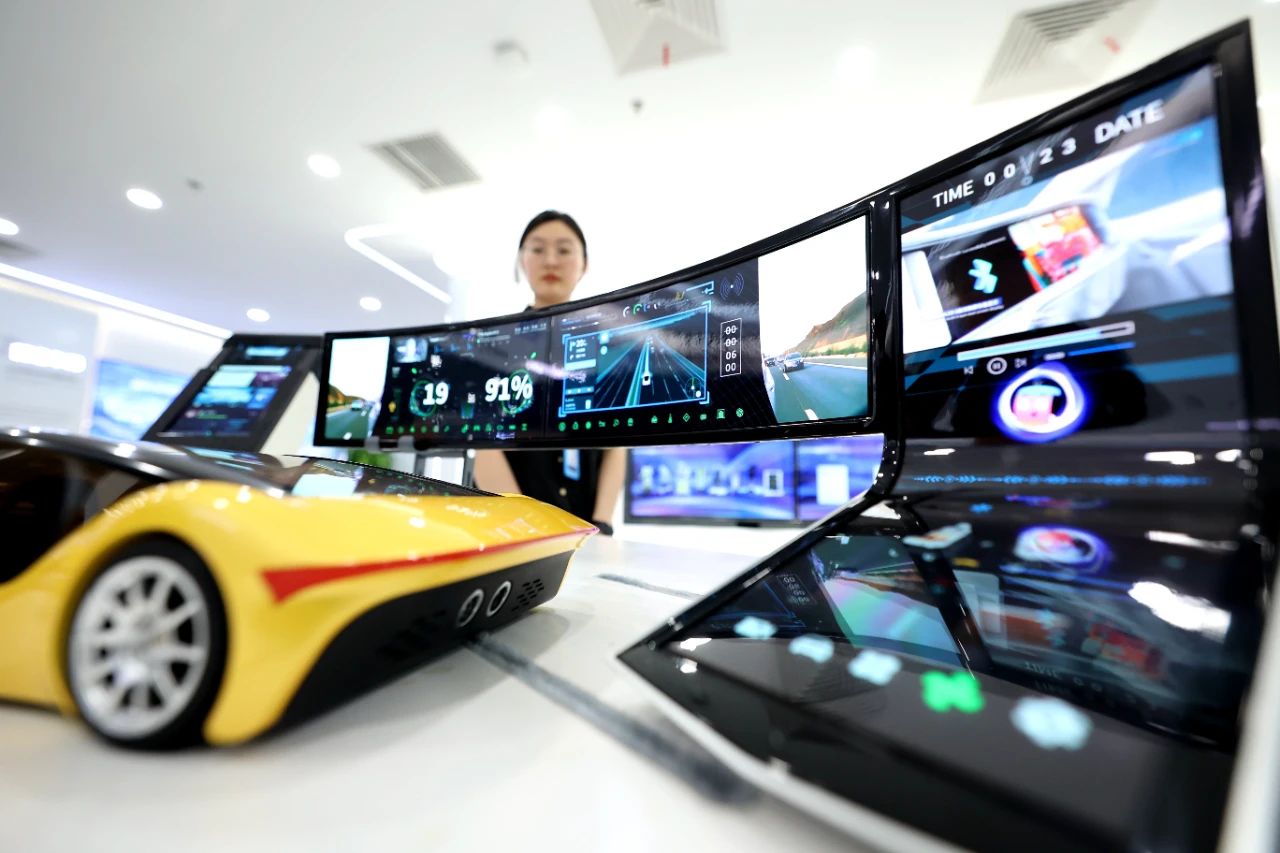 维信诺车载显示屏。张敏摄