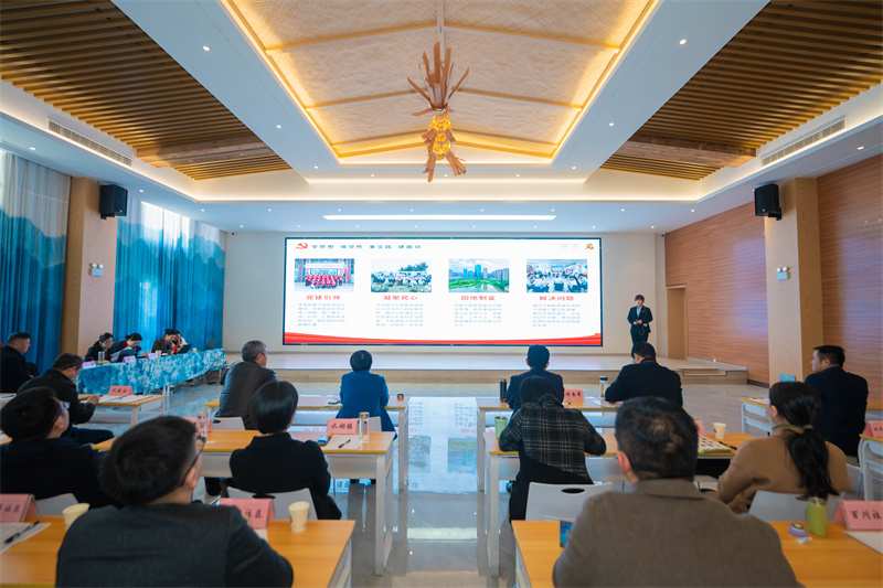 参赛书记正在“路演”展示。