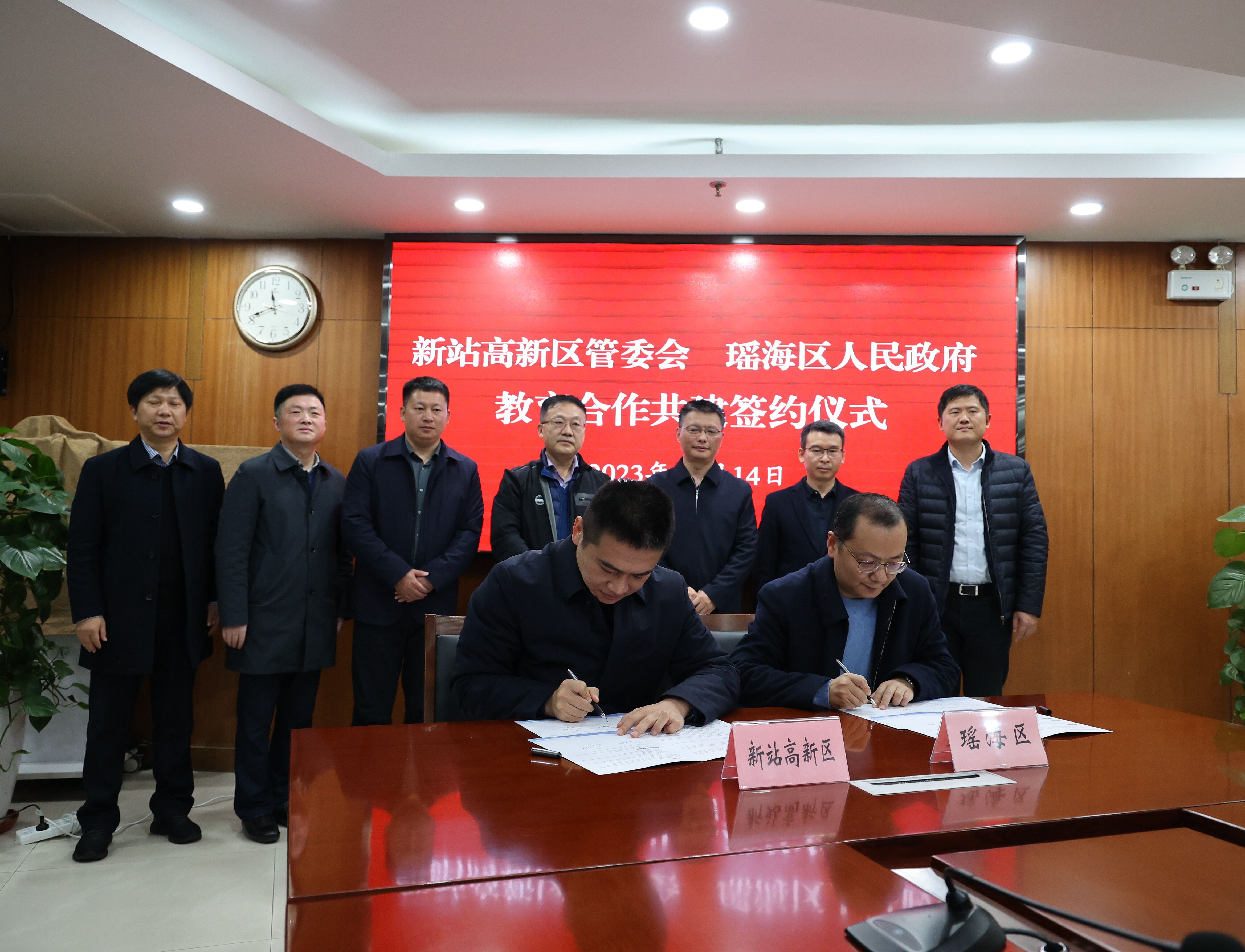 教育合作共建签约仪式现场。张敏摄