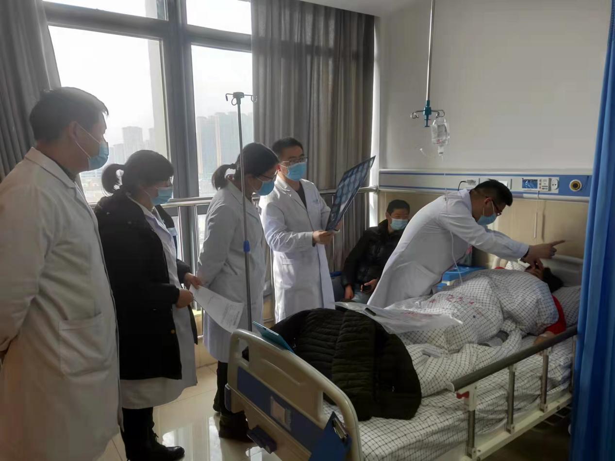 真情服务患者。相山区委宣传部供图