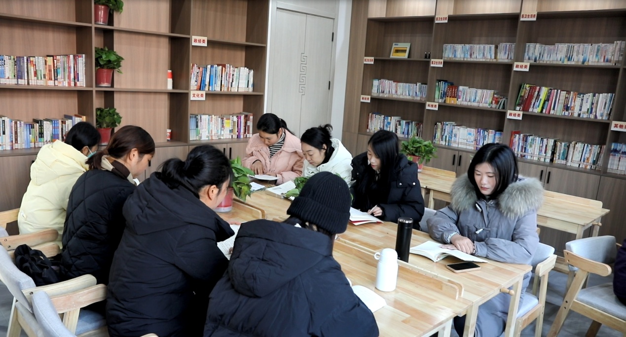 图书阅览室。