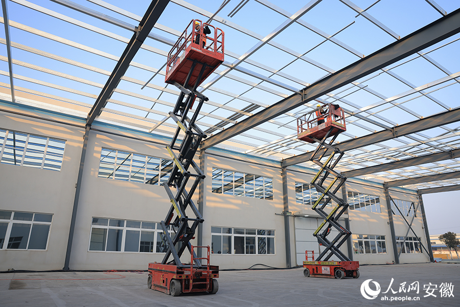 新厂区正在建设中。人民网记者 王晓飞摄