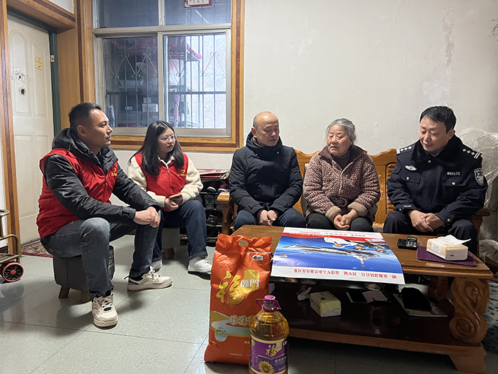 臘八送祝福。定遠縣退役軍人事務局供圖