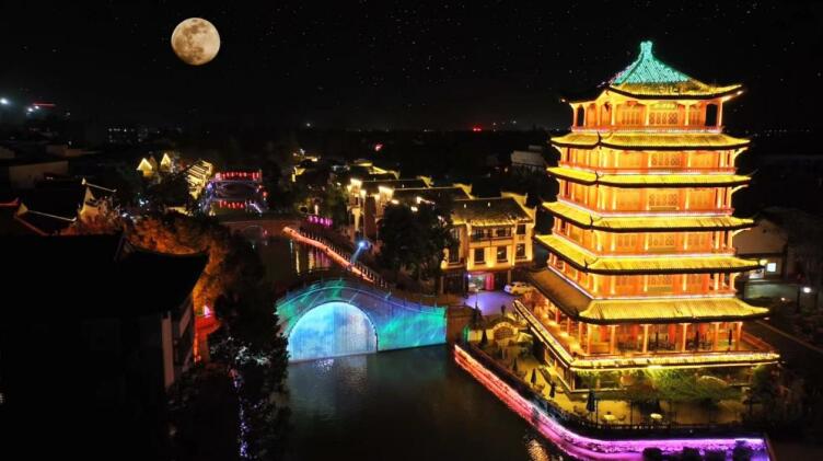 三河古镇夜游全貌。三河文旅