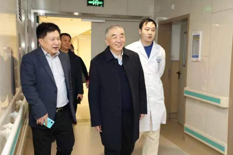 刘同柱视察了解安徽省肿瘤医院新主体大楼运营情况。崔媛媛供图
