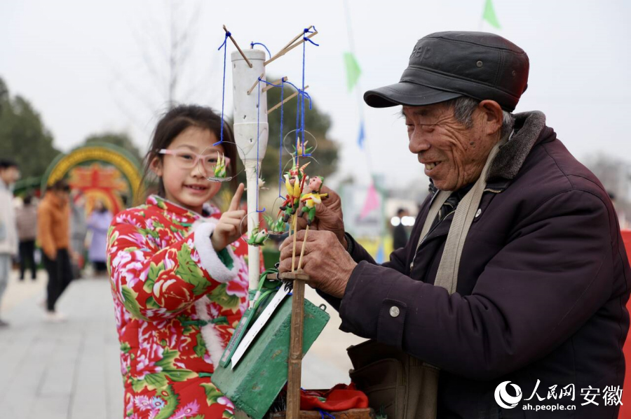 非遗技艺捏面人。人民网记者 陶涛摄