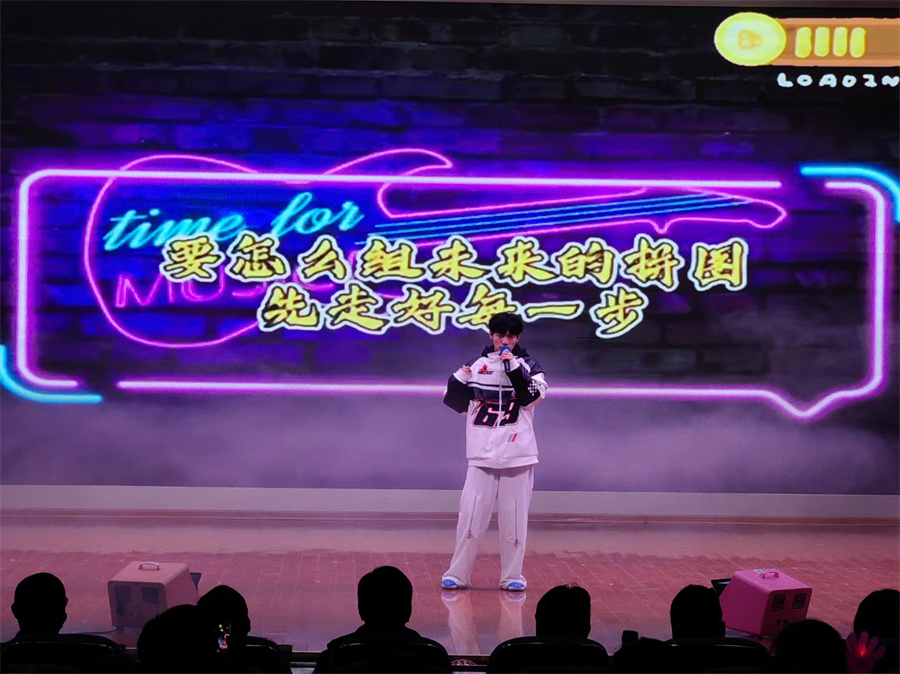 说唱《不用去猜》。曹思源摄
