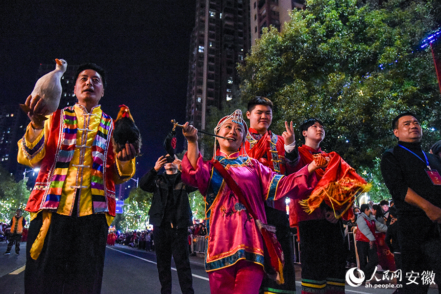 宁国市云梯畲族乡的畲族婚嫁表演。人民网记者 李希蒙摄