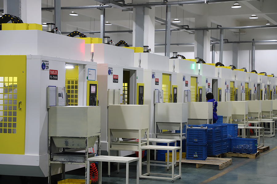 广德同城电子科技有限公司数控（CNC）车间。广德市委宣传部供图