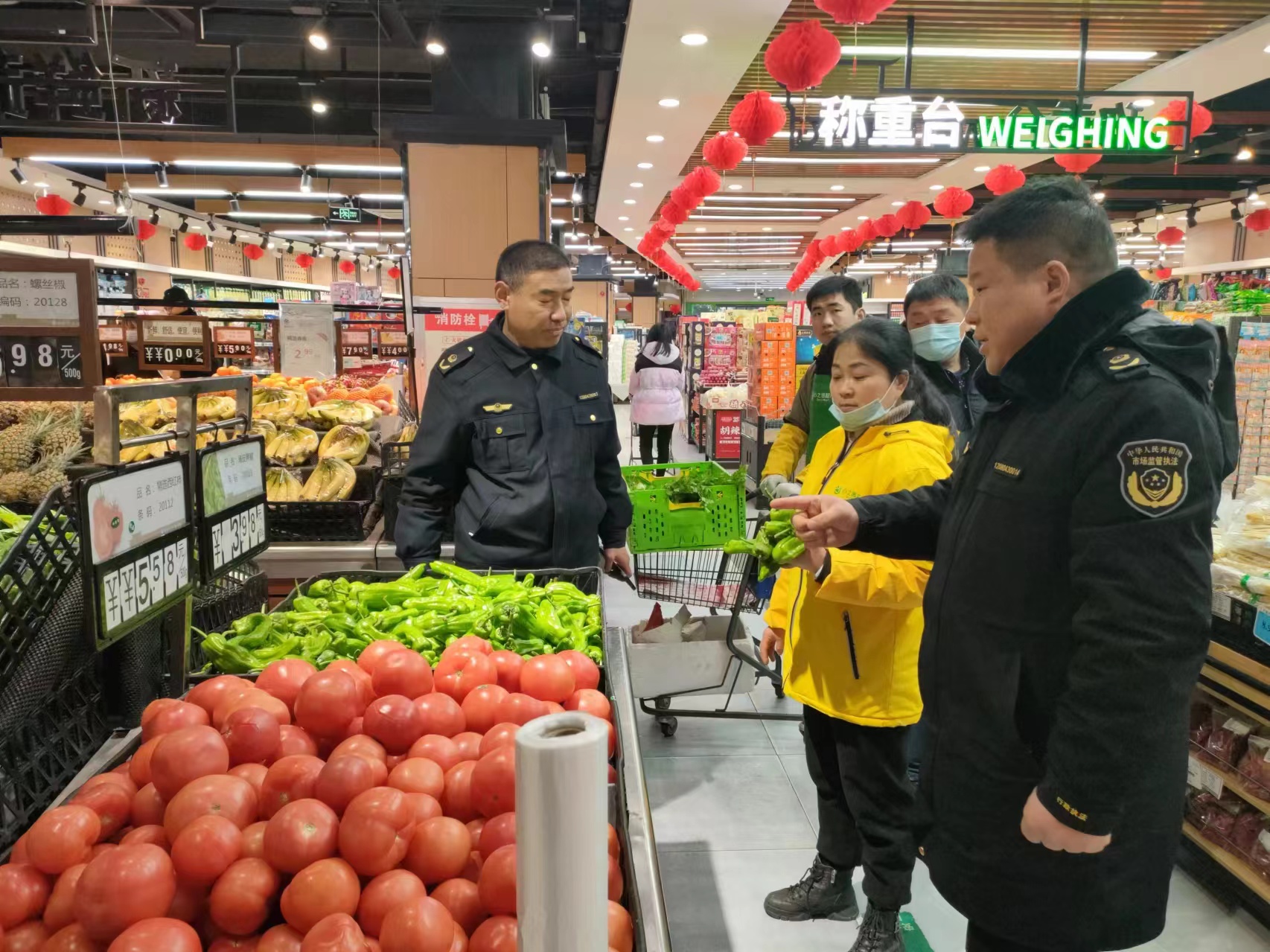 强化安全监管。定远县市场监管局供图