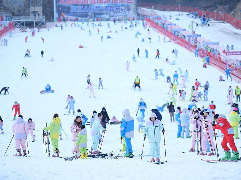 雪季的大别山滑雪旅游度假区。刘正祥摄